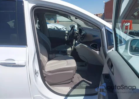 2017 Chrysler Pacifica Touring-L из США, поврежденный, VIN 2C4RC1BGXHR759030